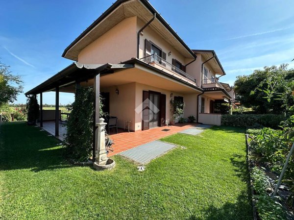 casa indipendente in vendita a Trezzano Rosa