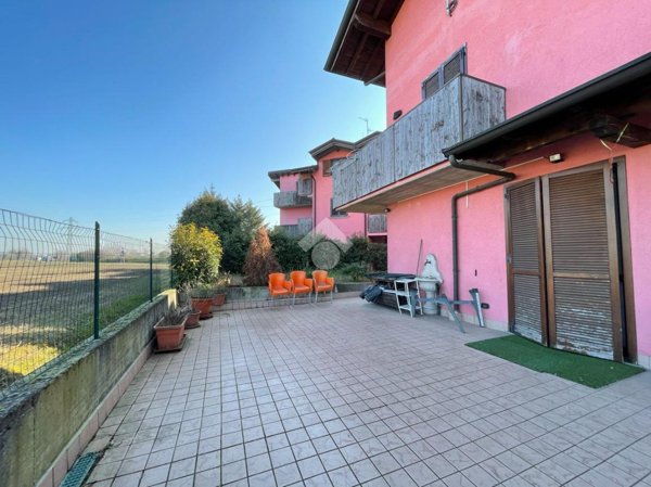 casa indipendente in vendita a Trezzano Rosa