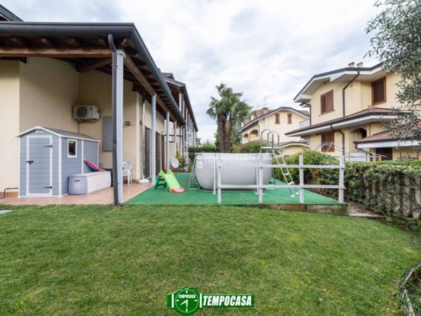 casa indipendente in vendita a Trezzano Rosa