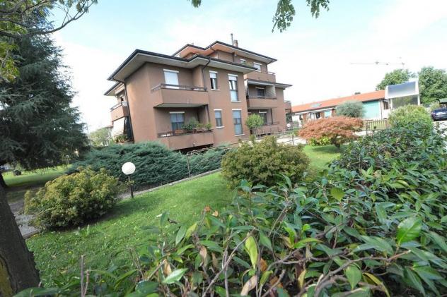 ufficio in vendita a Trezzano Rosa