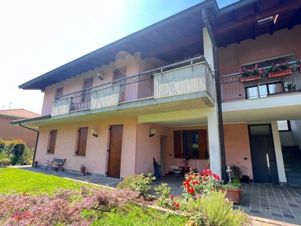 appartamento in vendita a Trezzano Rosa