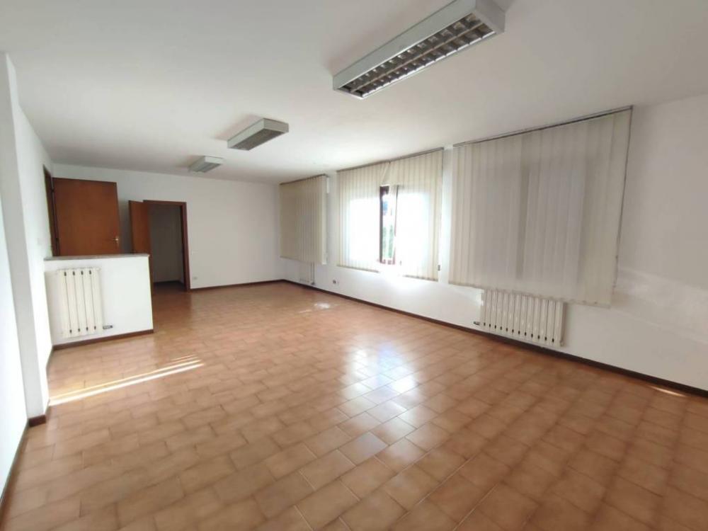 ufficio in vendita a Trezzano Rosa