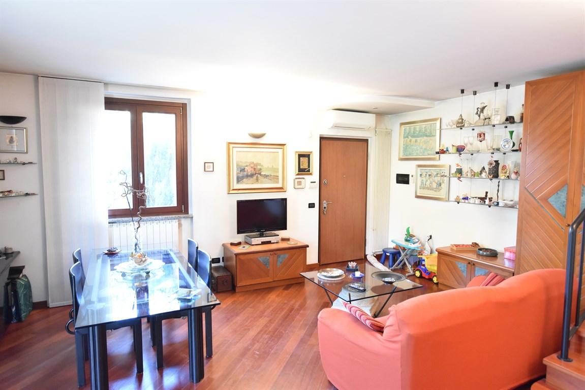 casa indipendente in vendita a Trezzano Rosa