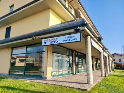 ufficio in vendita a Trezzano Rosa