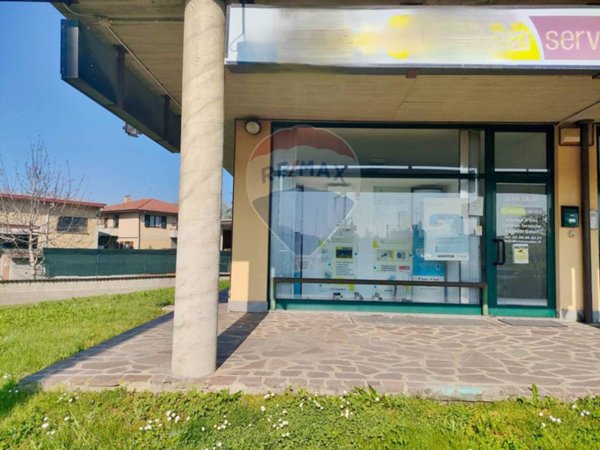 negozio in vendita a Trezzano Rosa