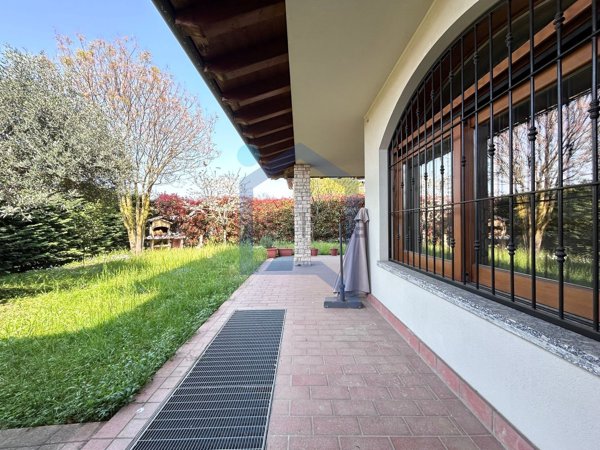 appartamento in vendita a Trezzano Rosa