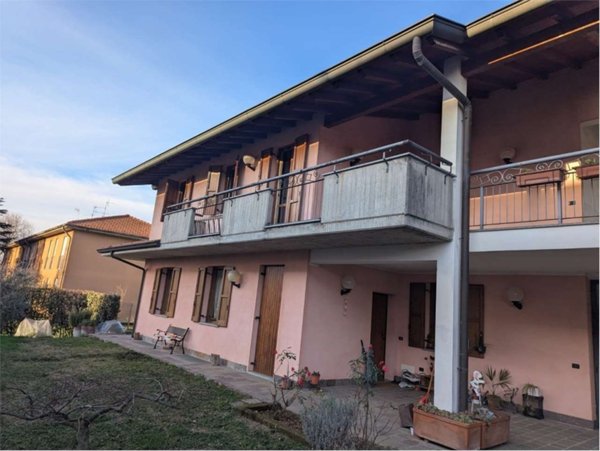 appartamento in vendita a Trezzano Rosa