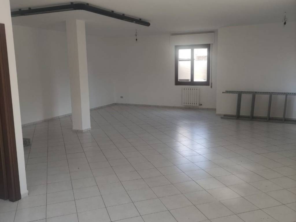 ufficio in vendita a Trezzano Rosa