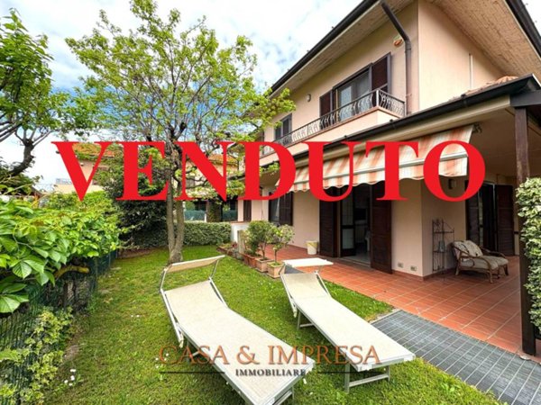 casa indipendente in vendita a Trezzano Rosa