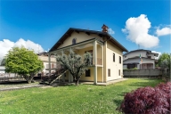 casa indipendente in vendita a Trezzano Rosa