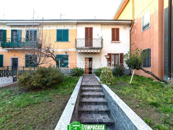 casa indipendente in vendita a Trezzano Rosa