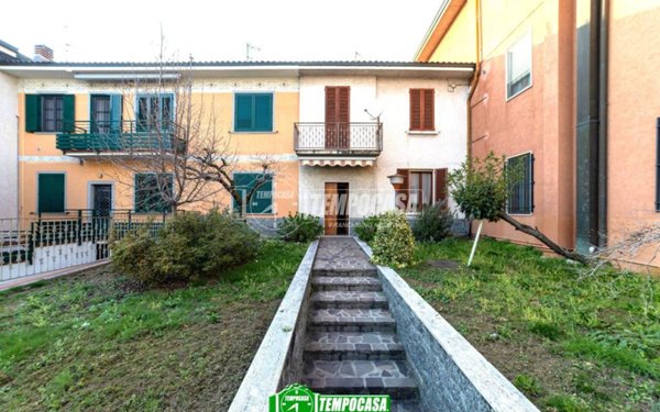 casa indipendente in vendita a Trezzano Rosa