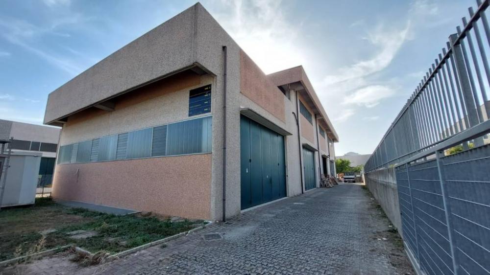 capannone in vendita a Trezzano Rosa