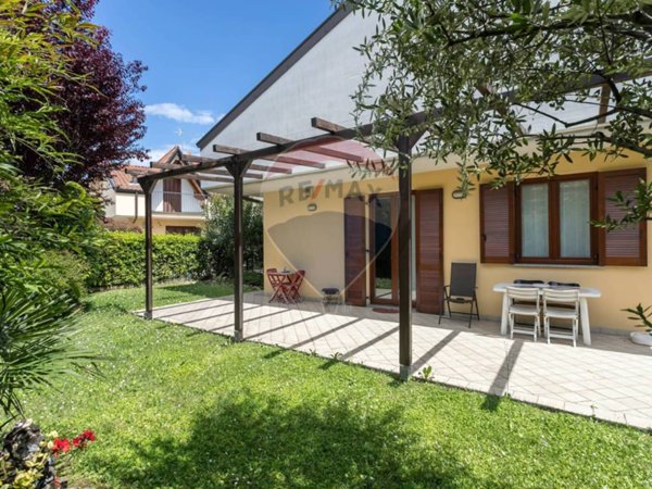 casa indipendente in vendita a Trezzano Rosa