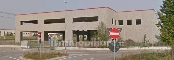 capannone in vendita a Trezzano Rosa