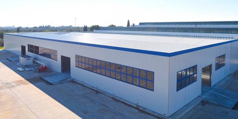 locale commerciale in vendita a Trezzano Rosa