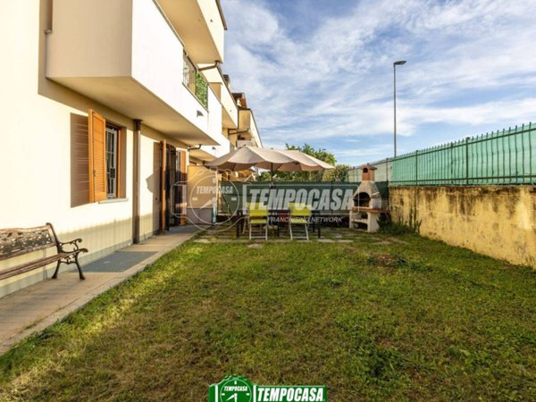 appartamento in vendita a Trezzano Rosa