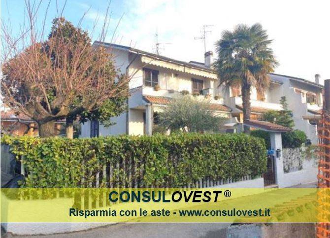 casa indipendente in vendita a Trezzano Rosa