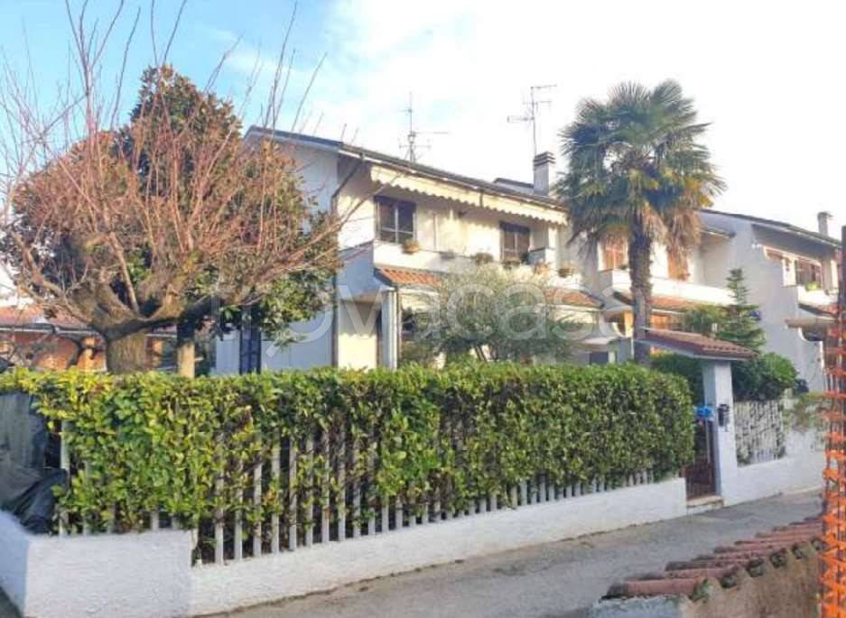 casa indipendente in vendita a Trezzano Rosa