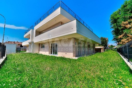 appartamento in vendita a Trezzano Rosa