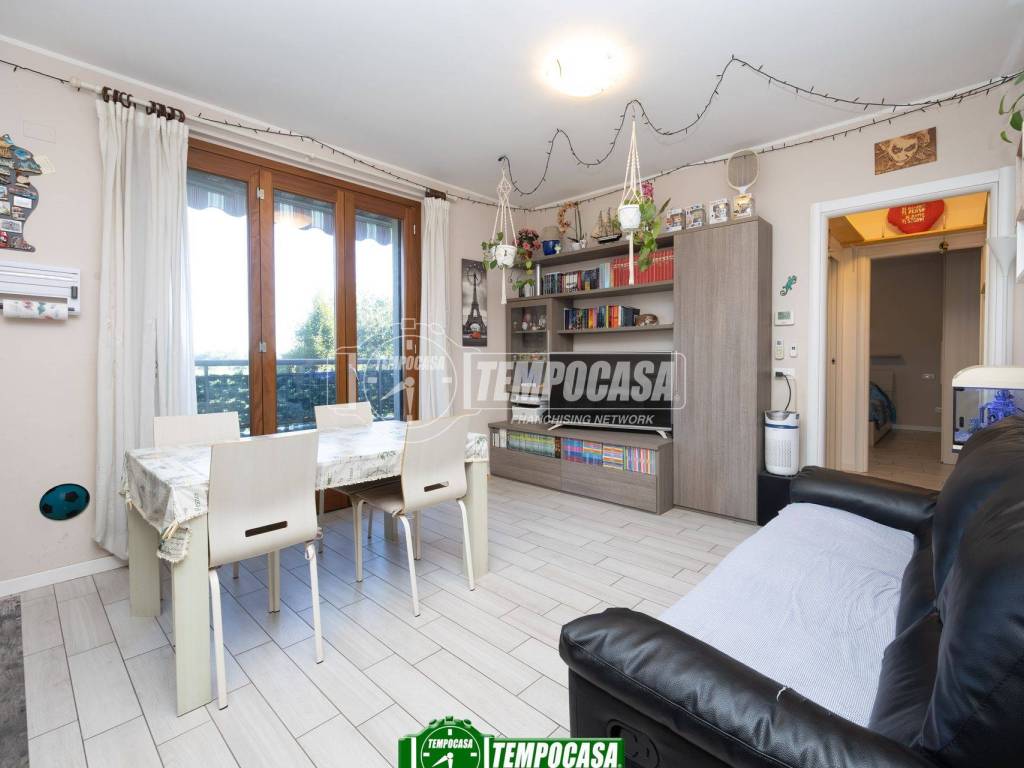 appartamento in vendita a Trezzano Rosa