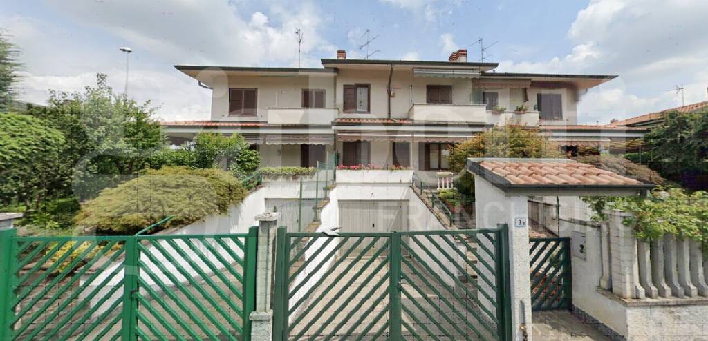 casa indipendente in vendita a Trezzano Rosa