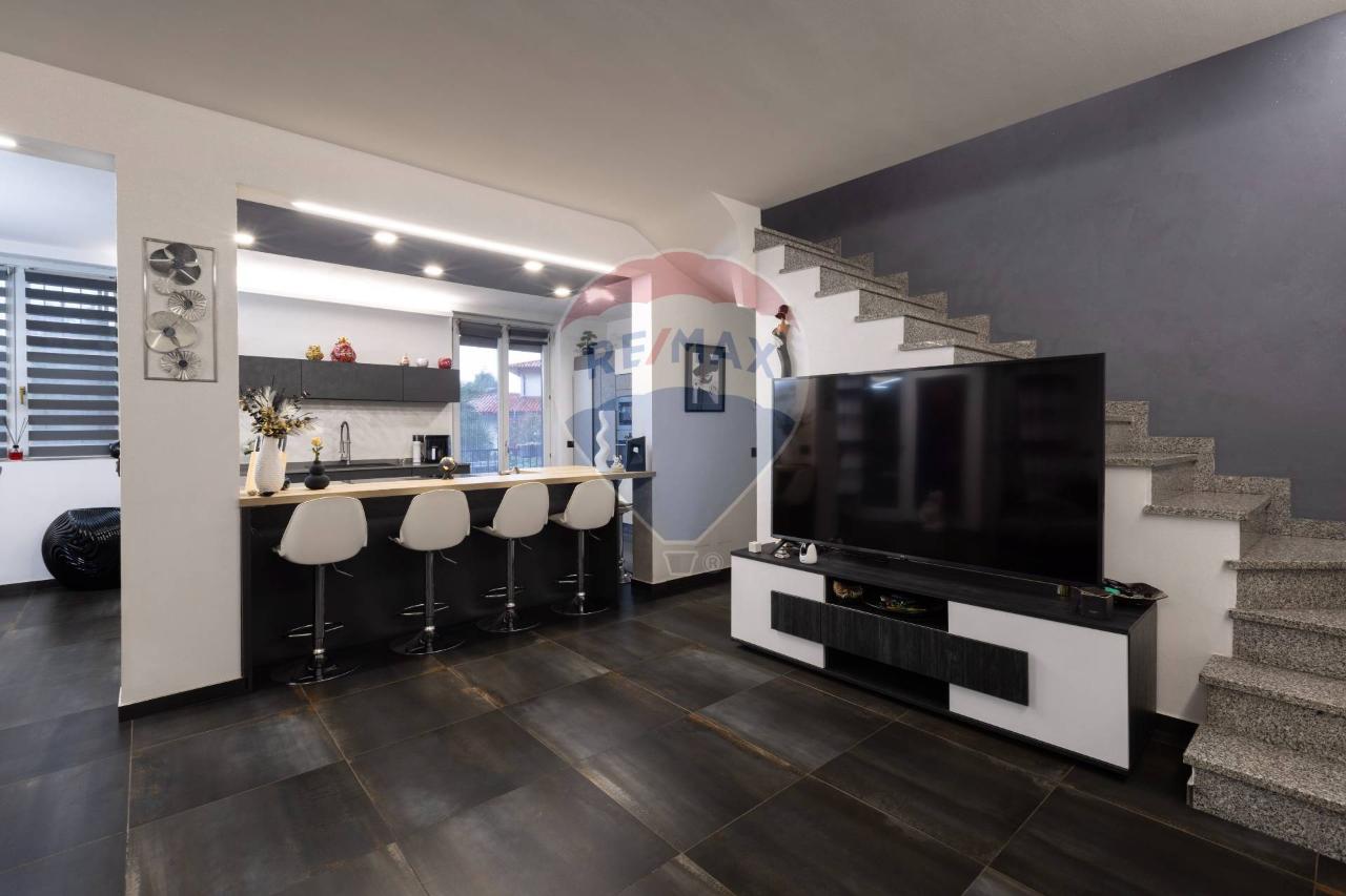 casa indipendente in vendita a Trezzano Rosa