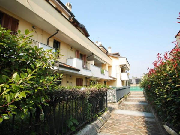 appartamento in vendita a Trezzano Rosa