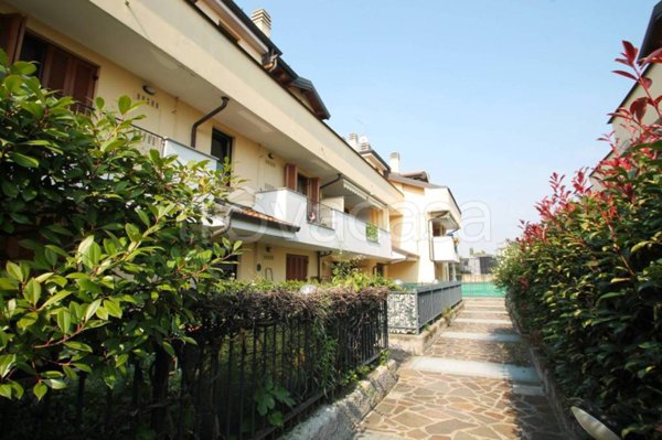 appartamento in vendita a Trezzano Rosa