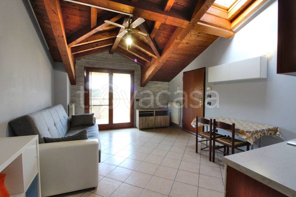 appartamento in vendita a Trezzano Rosa