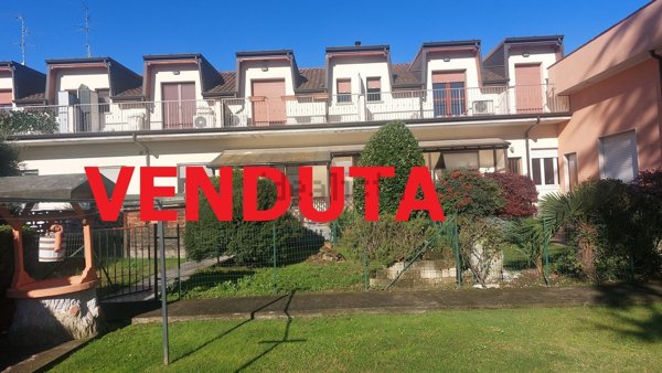 appartamento in vendita a Trezzano Rosa