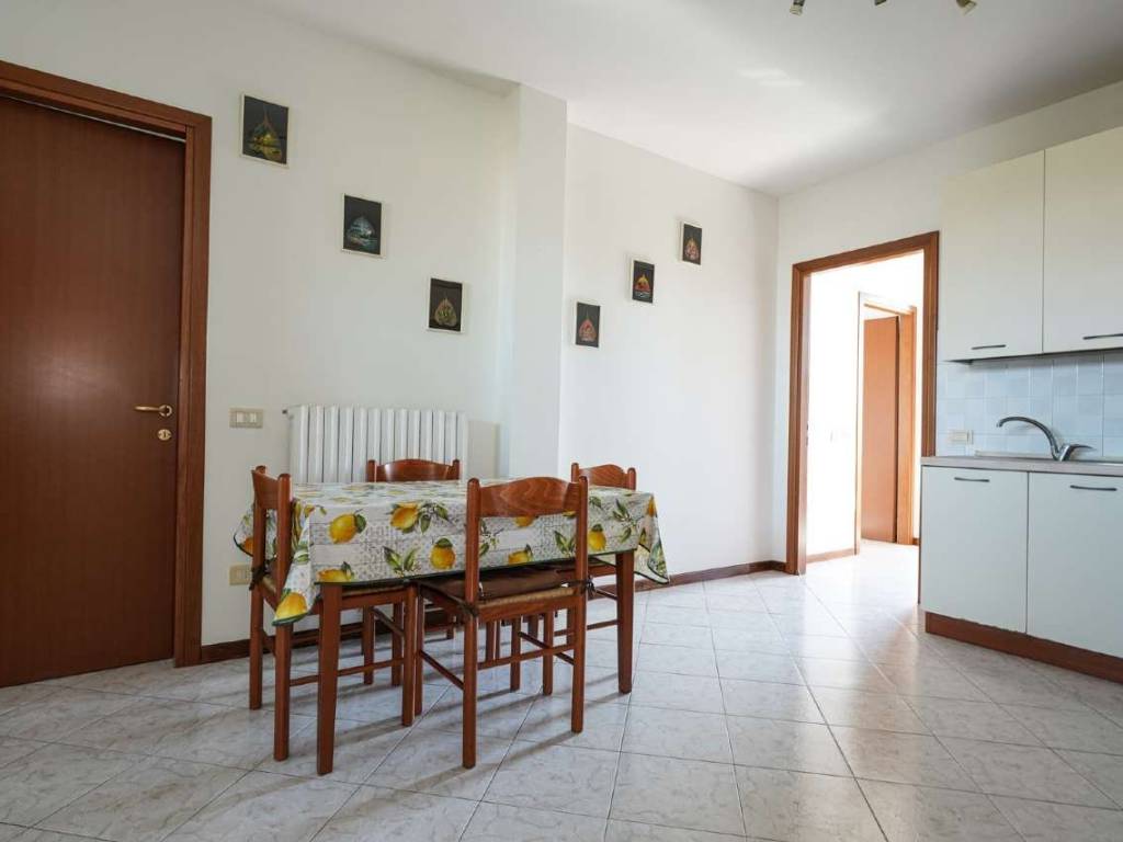 appartamento in vendita a Trezzano Rosa