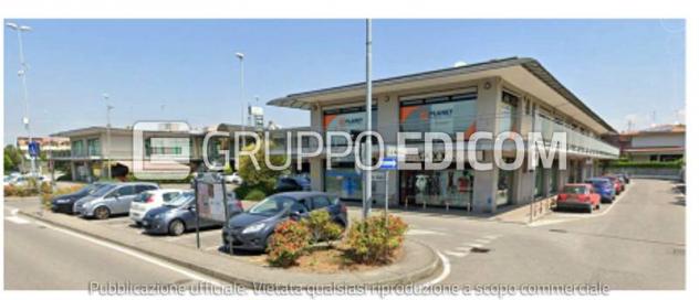 negozio in vendita a Trezzano Rosa