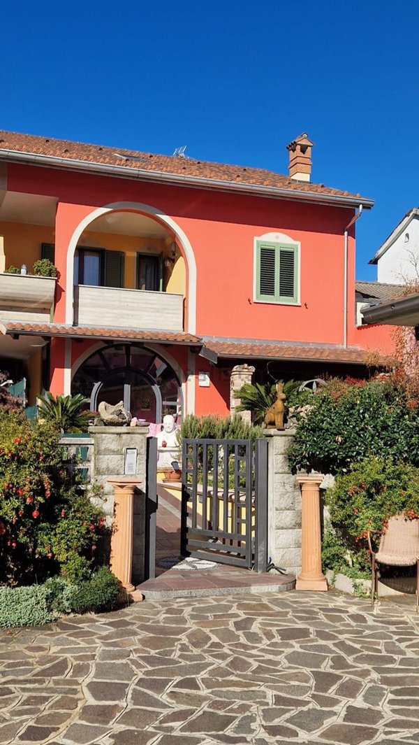 casa indipendente in vendita a Trezzano Rosa