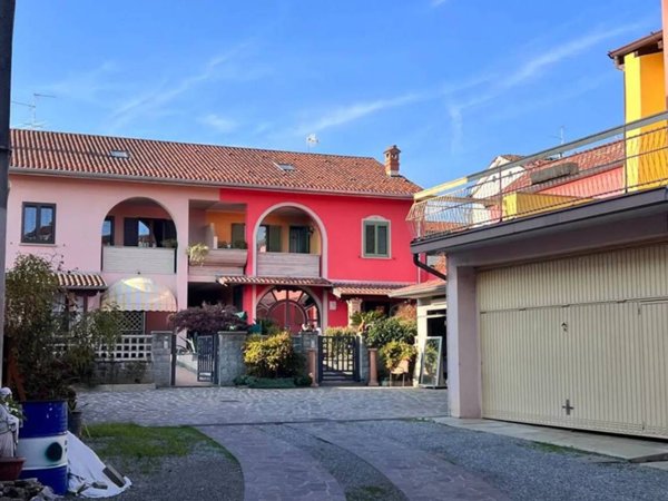 casa indipendente in vendita a Trezzano Rosa