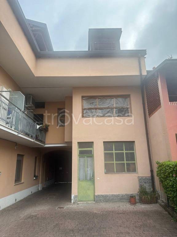 casa indipendente in vendita a Trezzano Rosa