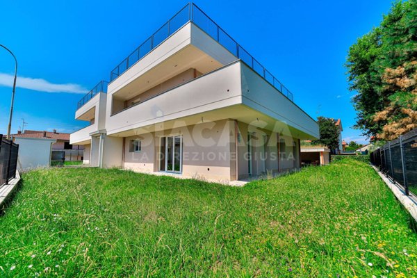 appartamento in vendita a Trezzano Rosa