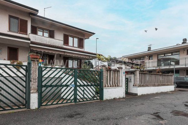 casa indipendente in vendita a Trezzano Rosa
