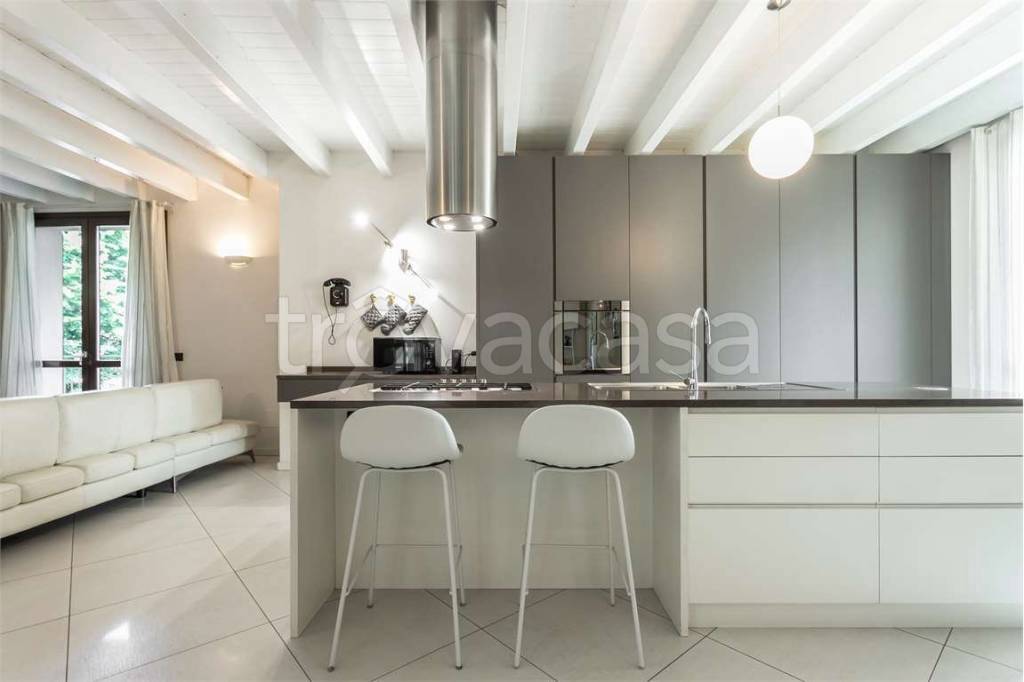 appartamento in vendita a Trezzano Rosa