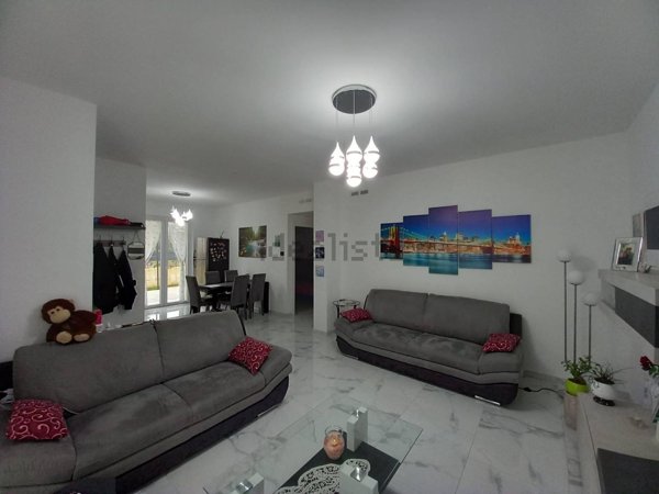 casa indipendente in vendita a Trezzano Rosa