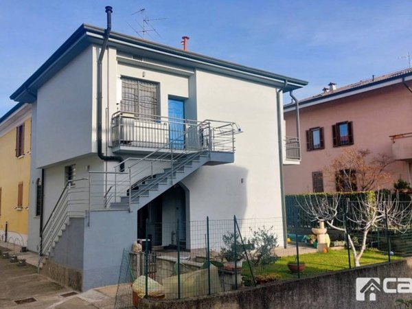 casa indipendente in vendita a Trezzano Rosa