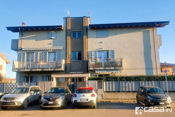 appartamento in vendita a Trezzano Rosa
