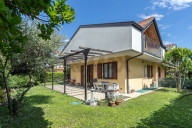 casa indipendente in vendita a Trezzano Rosa