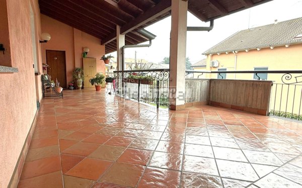 appartamento in vendita a Trezzano Rosa