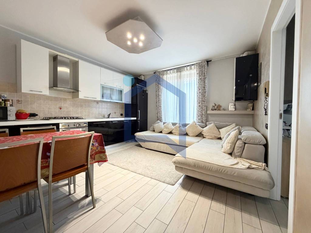 appartamento in vendita a Trezzano Rosa