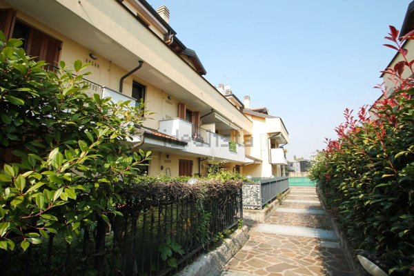 appartamento in vendita a Trezzano Rosa