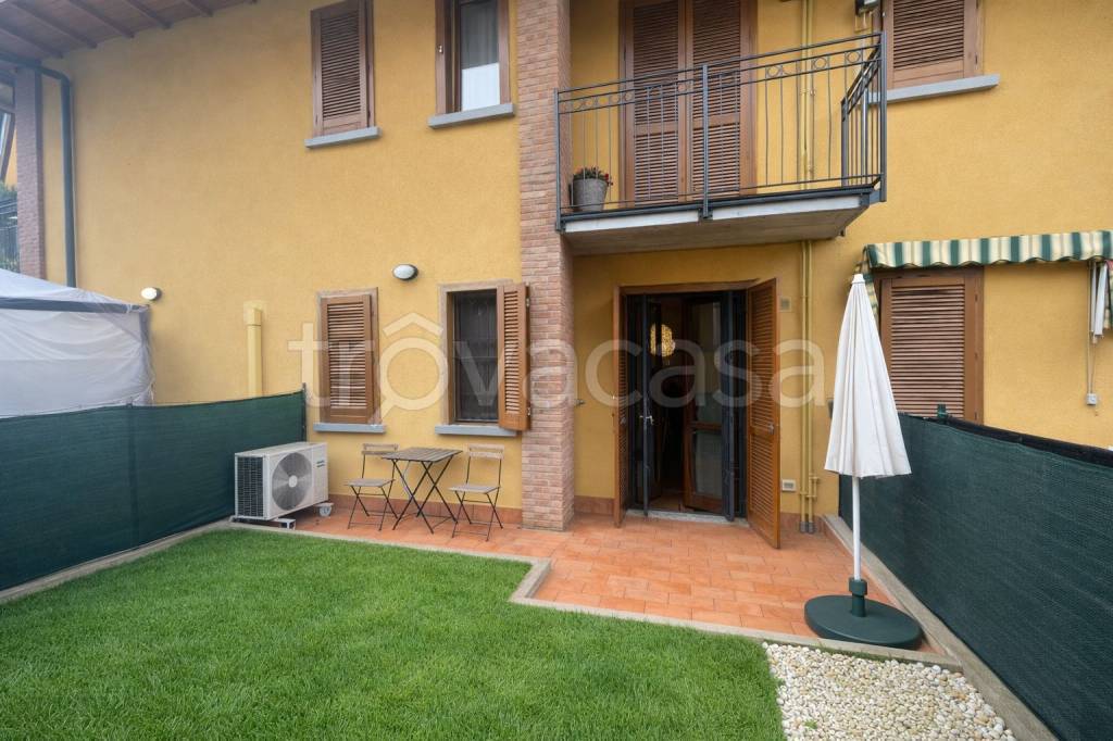 appartamento in vendita a Trezzano Rosa