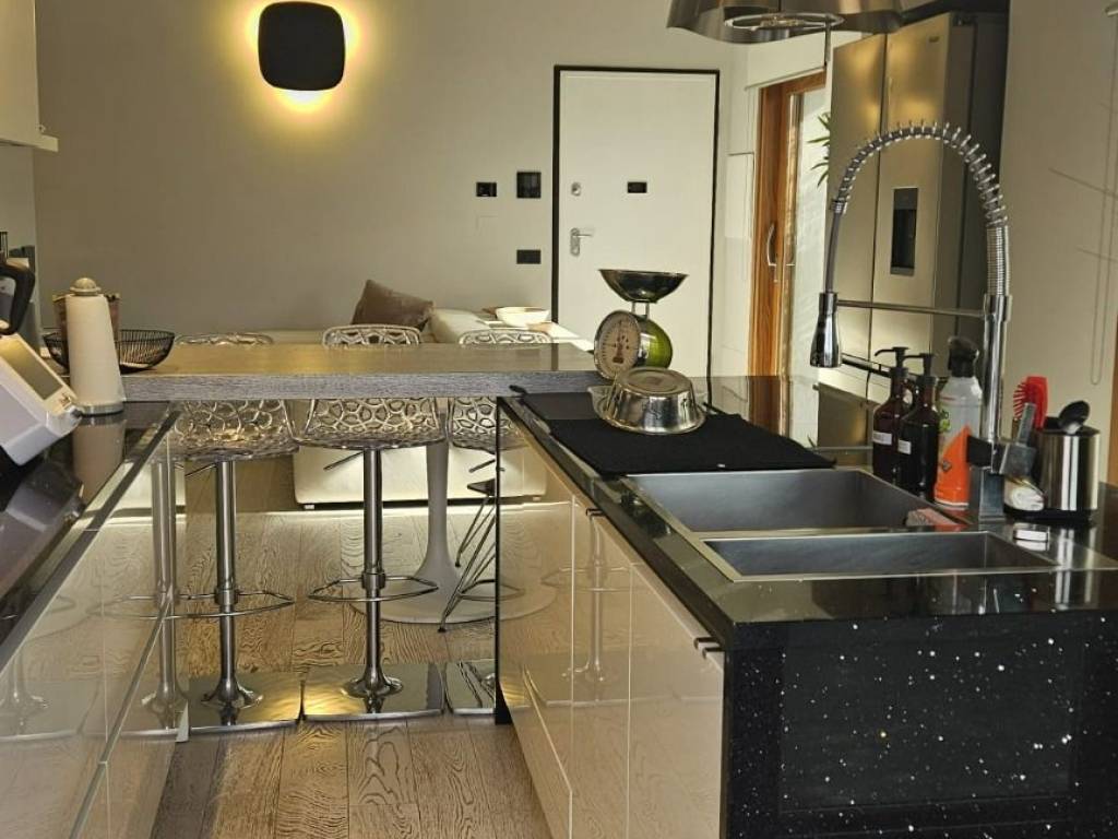 appartamento in vendita a Trezzano Rosa