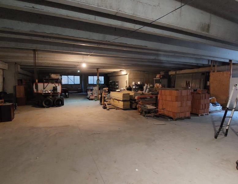 locale commerciale in vendita a Trezzano Rosa