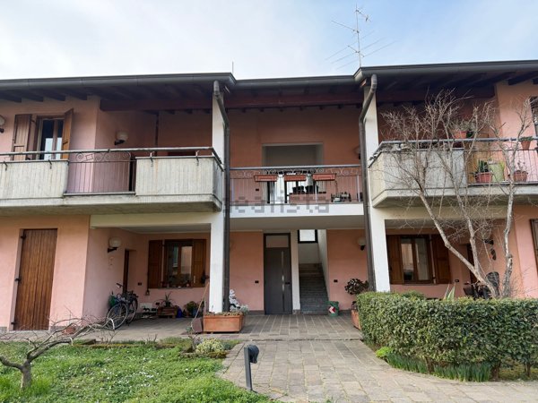 appartamento in vendita a Trezzano Rosa